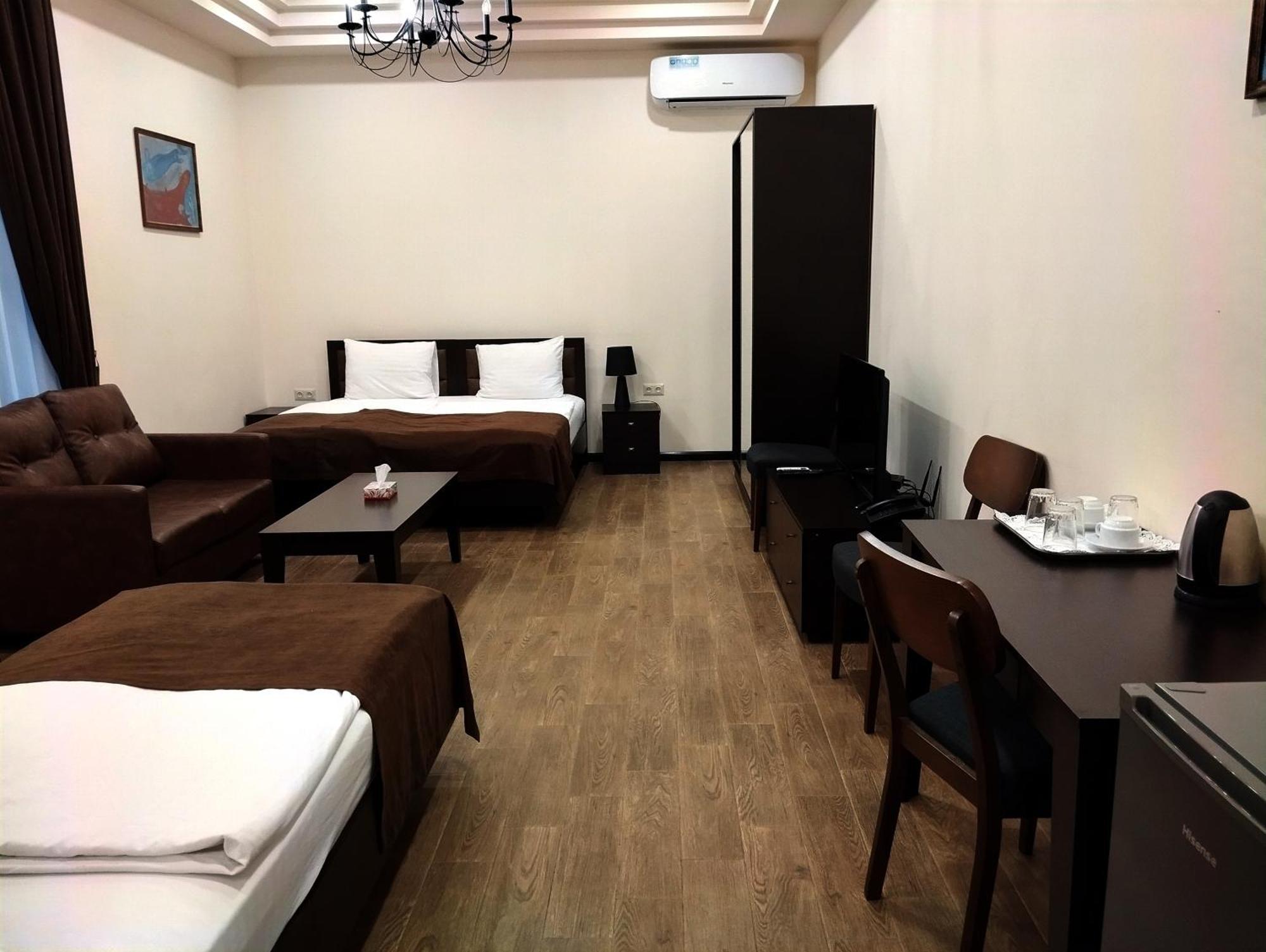 Boutique Living Hotel Yerevan Exterior photo