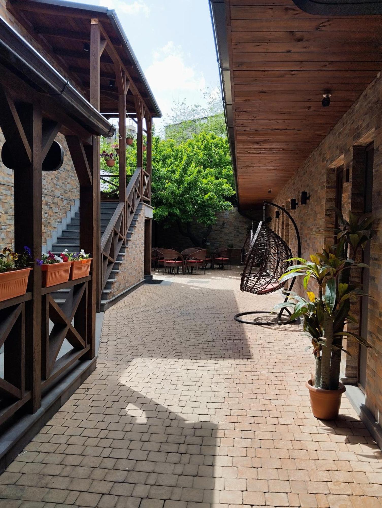 Boutique Living Hotel Yerevan Exterior photo