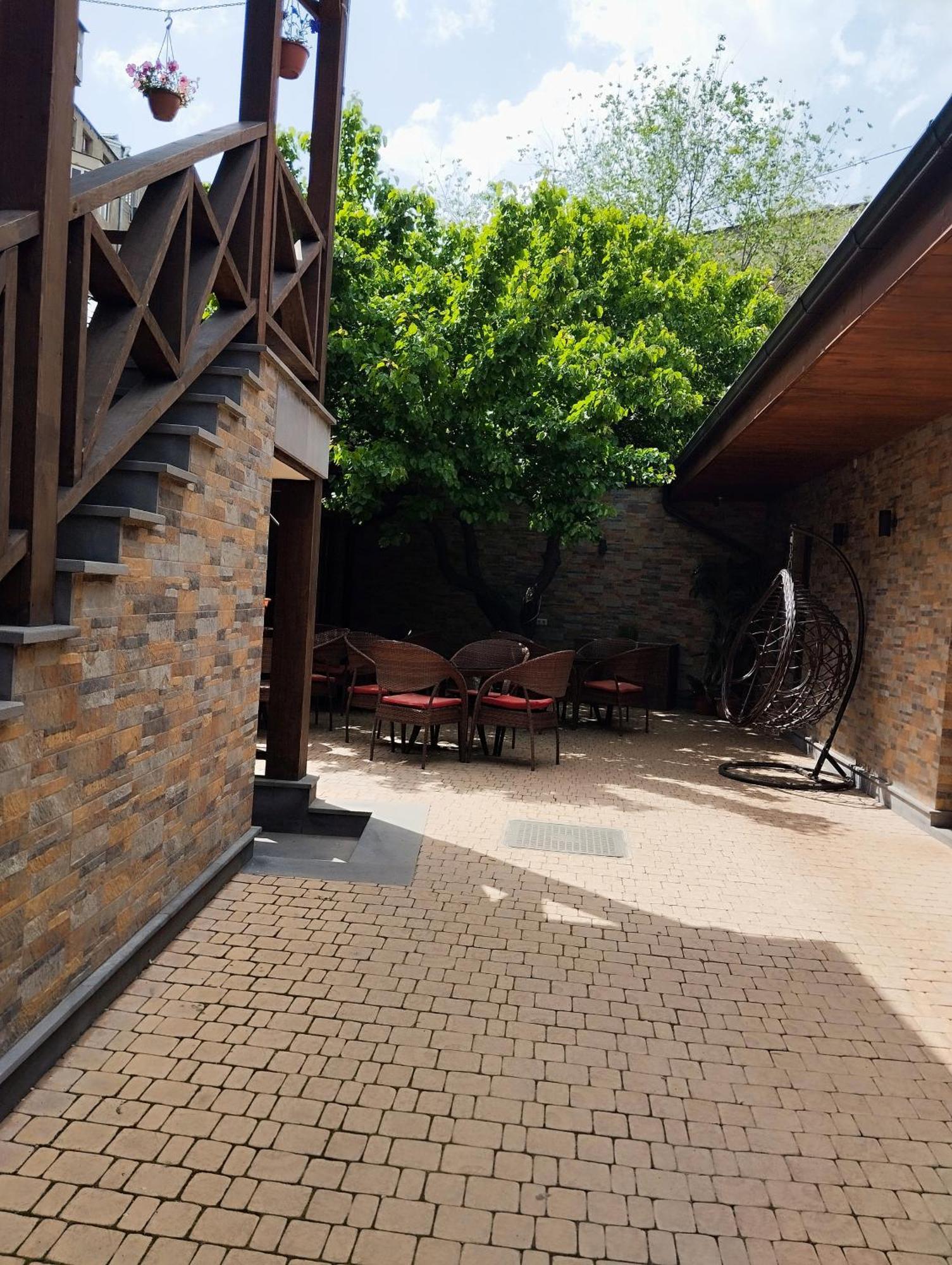 Boutique Living Hotel Yerevan Exterior photo